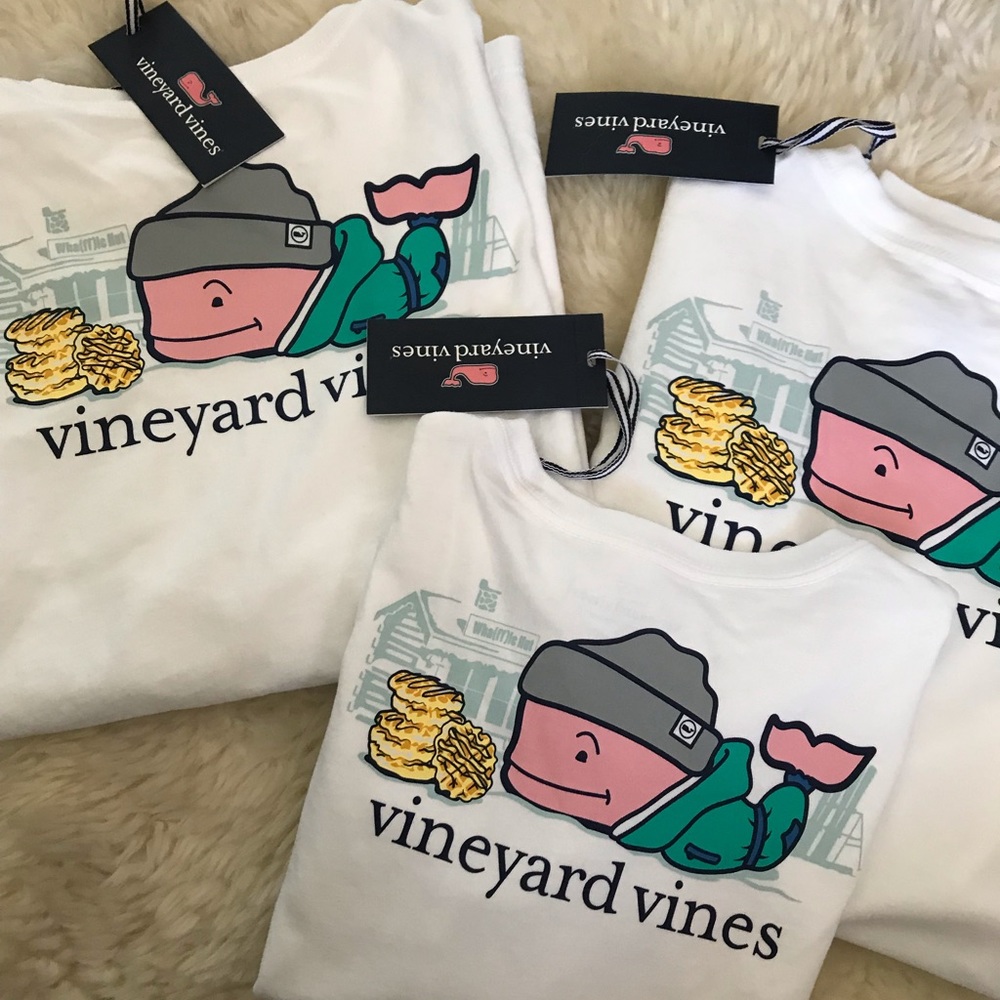 Small white vineyard vine long sleeve tee